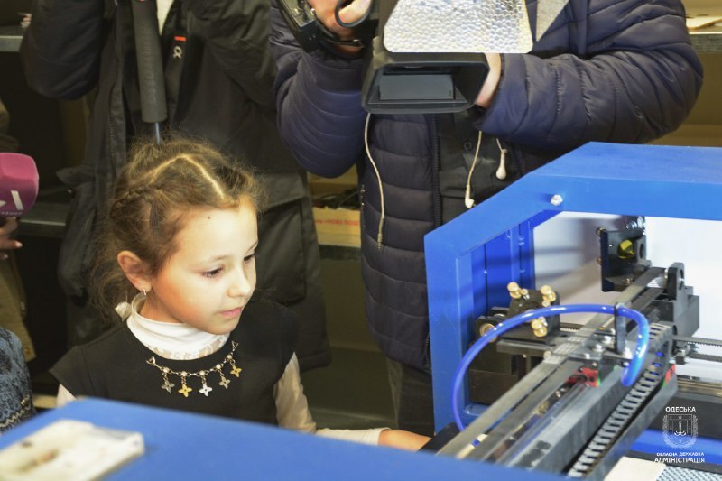 На Одещині для учнів відкрили центр робототехніки та програмування